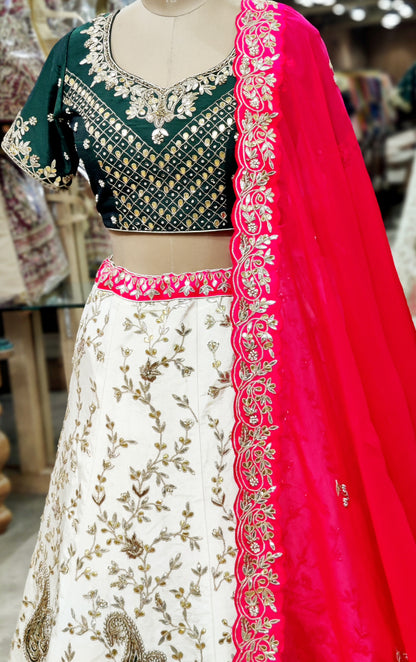 Regal Bottle Green & Off-White Lehenga Choli 💚🤍