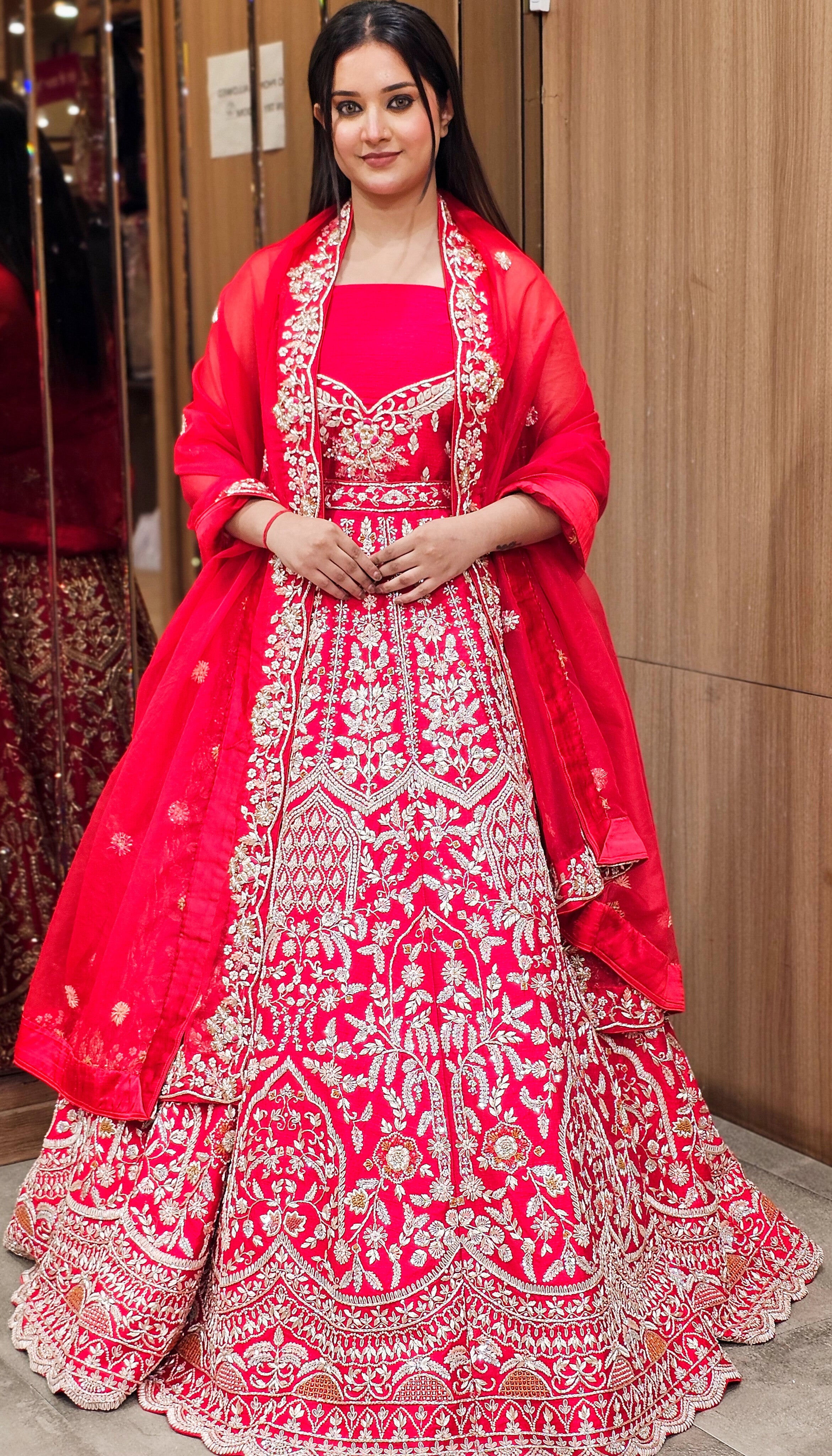 Imperial Red Bridal Ensemble – Exquisite Craftsmanship